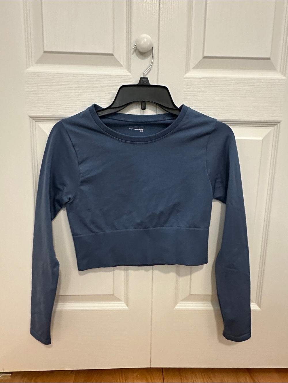 OFFLINE AERIE Cropped Long-Sleeve Active Top in Slate Blue